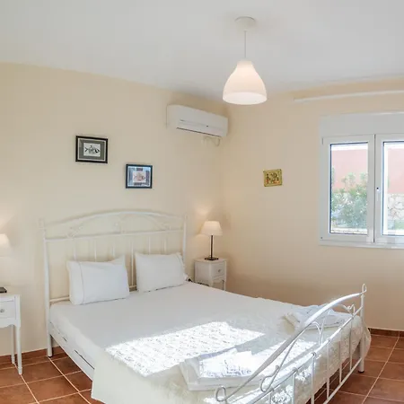 Erato Apartment Tsoukaládhes