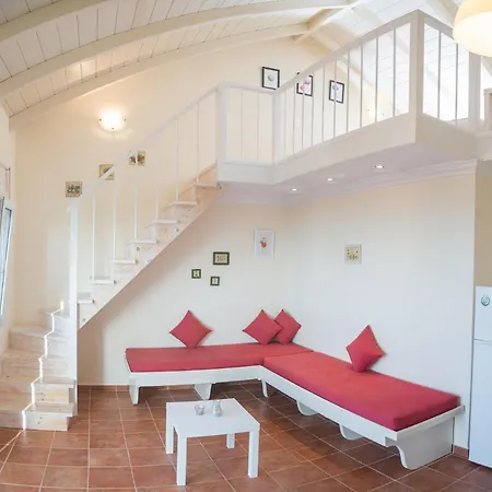 דירה Erato Tsoukaládhes