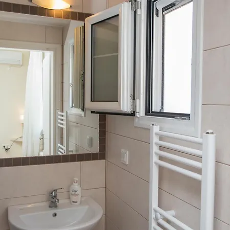 Erato * Tsoukaládhes