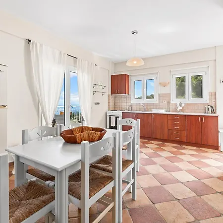 דירה Erato Tsoukaládhes