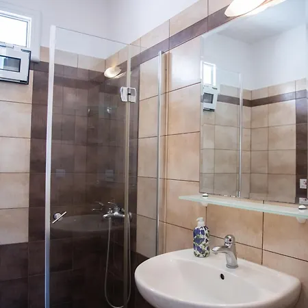 Erato * Tsoukaládhes